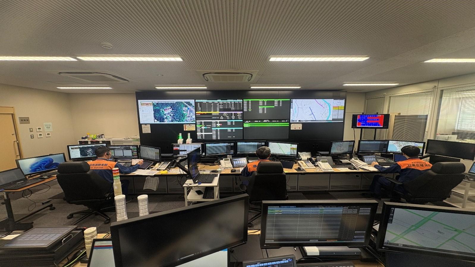 指令センター全景