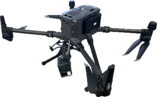 本体の周りの4方向にアームが伸びているドローンの写真