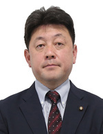 安達 克典 田辺市議会議員の正面からの写真