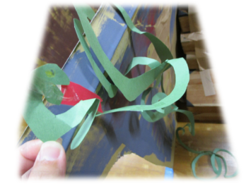 園児が作ったヘビの写真