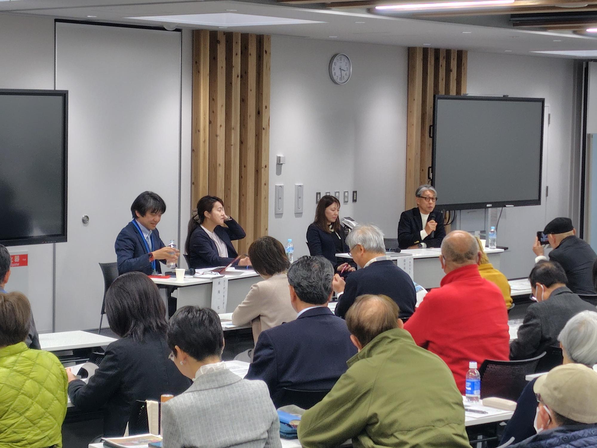 市長とゲストによるパネルディスカッションの写真